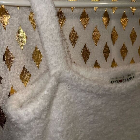 Love change Italy ￼Fuzzy furry white crop top tank top size S - Picture 3 of 4